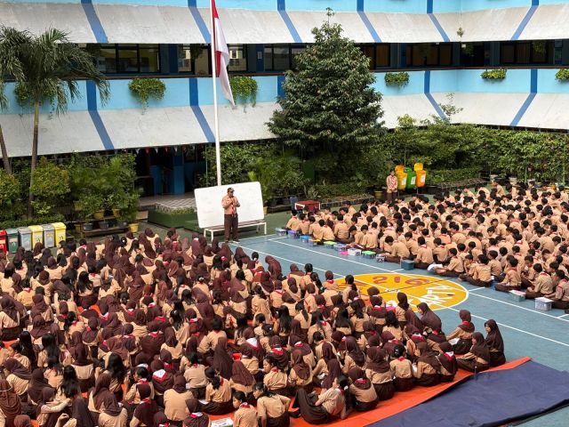Semangat Membara di SMPN 216: Seluruh Murid Pecahkan Rahasia Sandi A-N